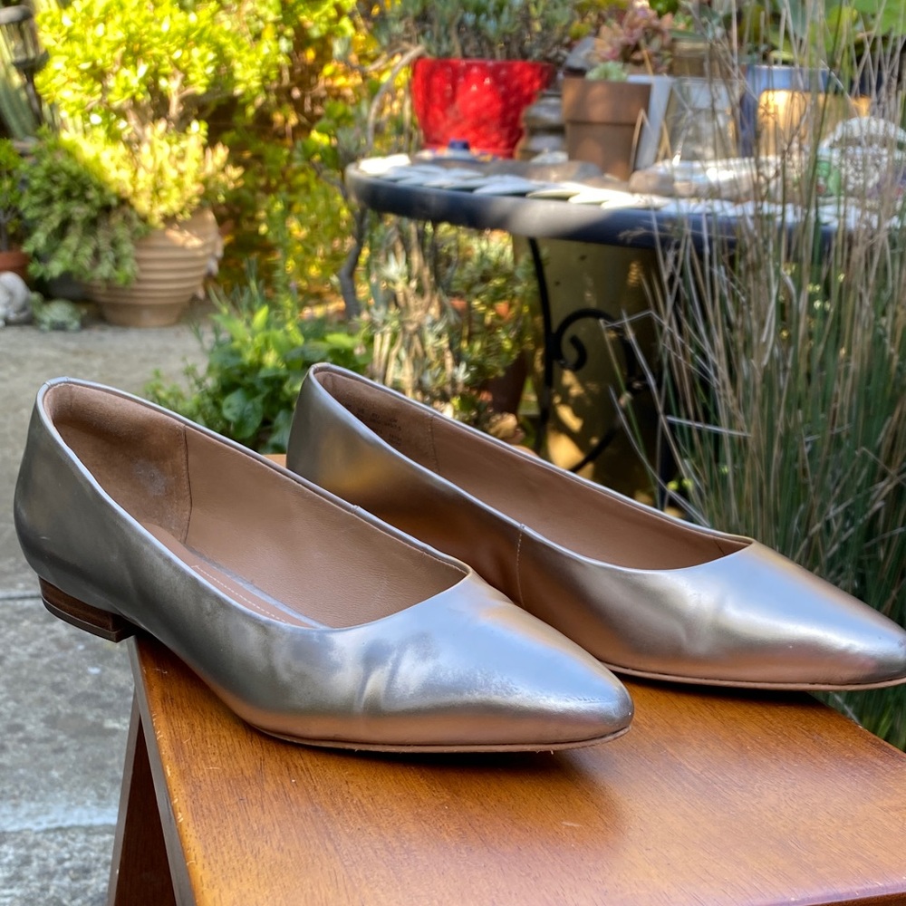Clarks Women's Metallic Gold Heels - Picture 7 of 10
